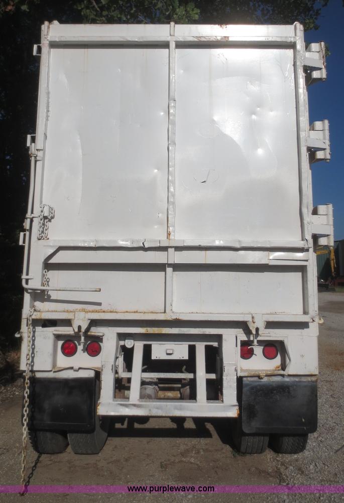 image for item I2219 1993 Clement SPCC-40-75 Refuse Blade waste transfer trailer