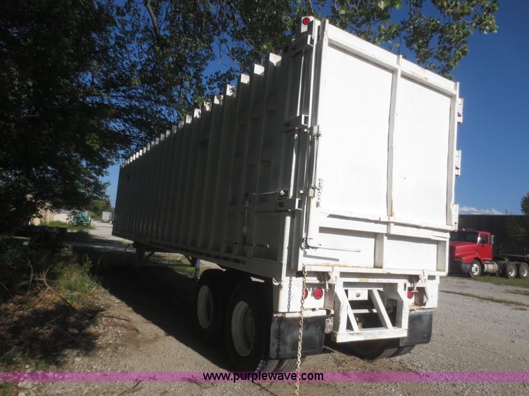 image for item I2219 1993 Clement SPCC-40-75 Refuse Blade waste transfer trailer