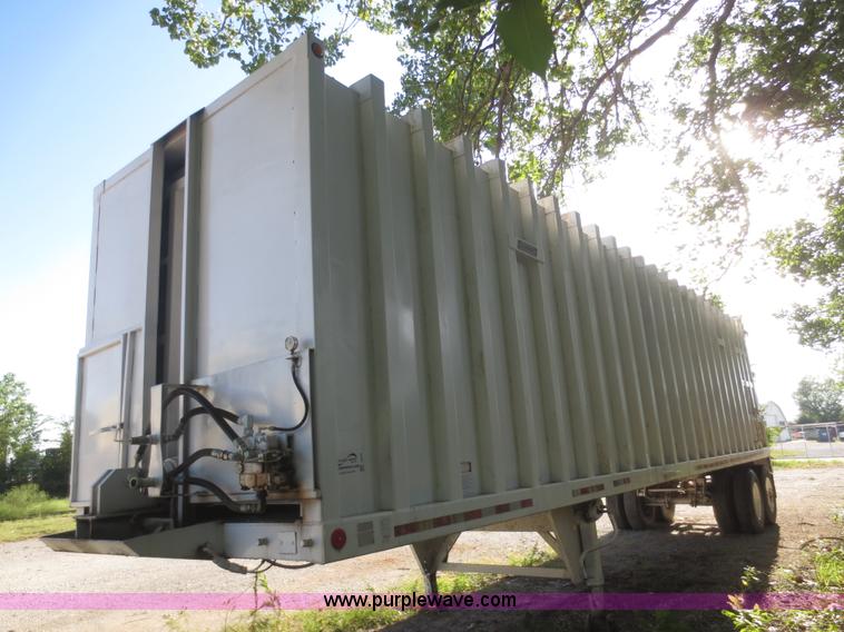 image for item I2219 1993 Clement SPCC-40-75 Refuse Blade waste transfer trailer