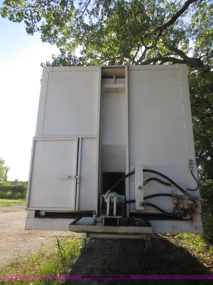 image for item I2219 1993 Clement SPCC-40-75 Refuse Blade waste transfer trailer