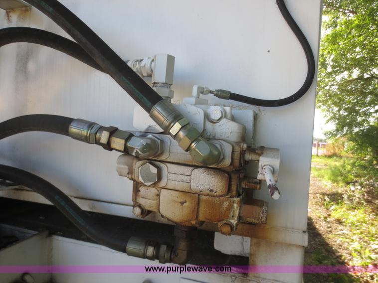 image for item I2219 1993 Clement SPCC-40-75 Refuse Blade waste transfer trailer