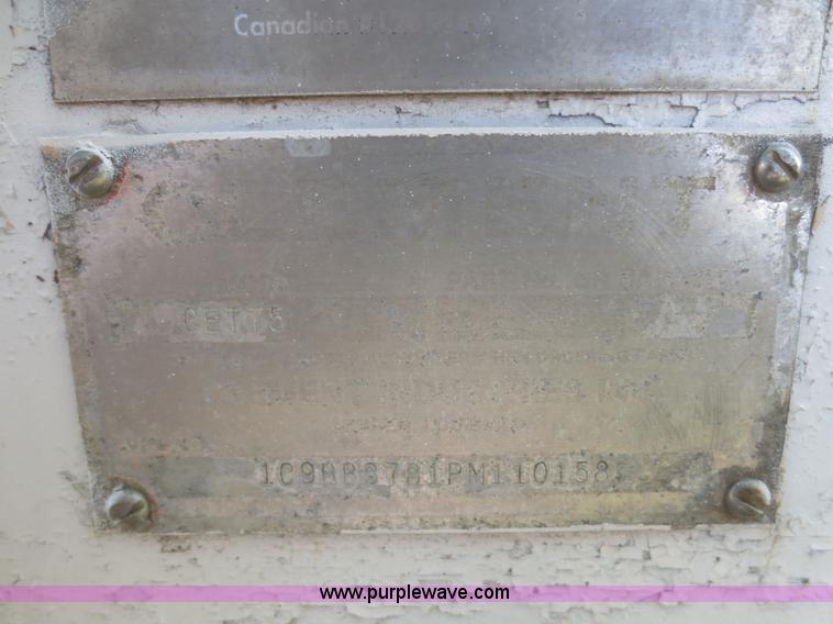 image for item I2219 1993 Clement SPCC-40-75 Refuse Blade waste transfer trailer