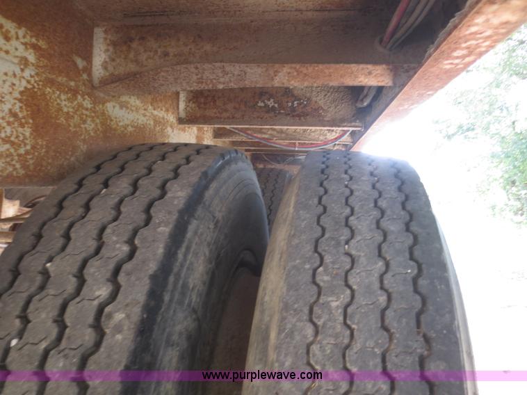 image for item I2219 1993 Clement SPCC-40-75 Refuse Blade waste transfer trailer