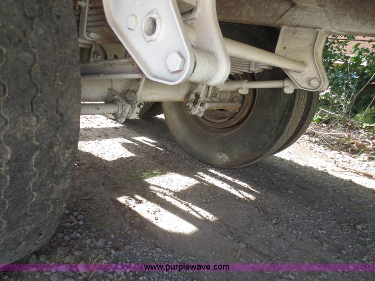 image for item I2219 1993 Clement SPCC-40-75 Refuse Blade waste transfer trailer