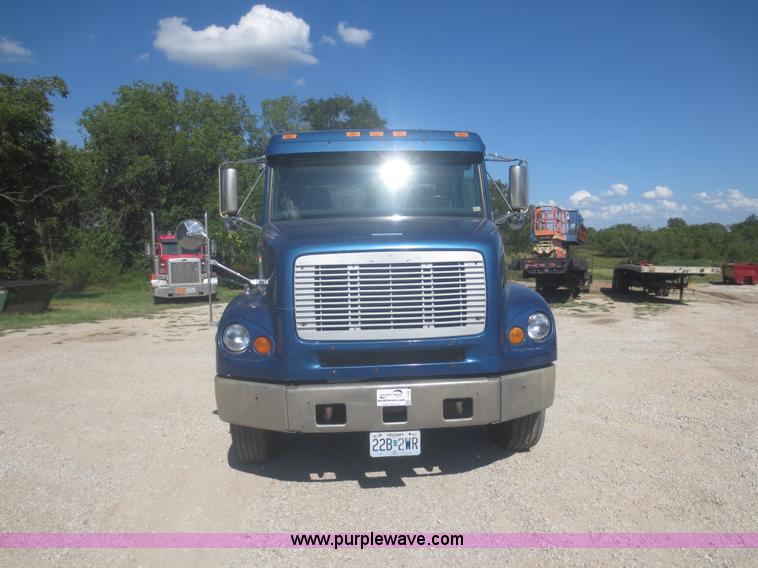 image for item I2222 1996 Freightliner FL112 semi truck