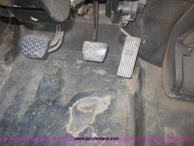 image for item I2222 1996 Freightliner FL112 semi truck