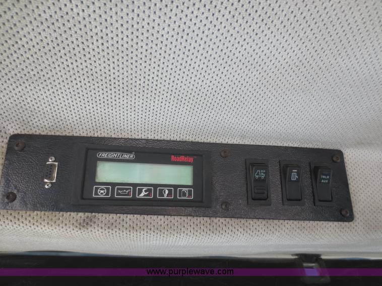 image for item I2222 1996 Freightliner FL112 semi truck