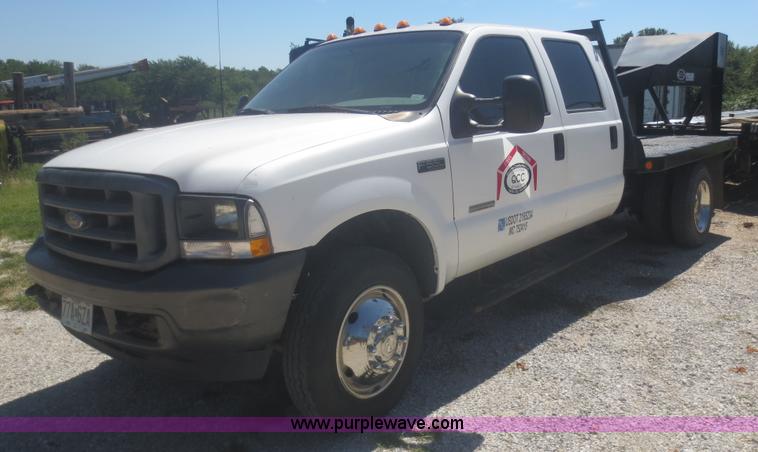 image for item I2223 2003 Ford F550 Super Duty XL flatbed truck