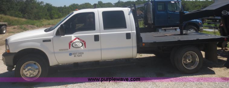 image for item I2223 2003 Ford F550 Super Duty XL flatbed truck