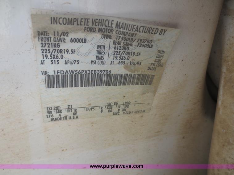 image for item I2223 2003 Ford F550 Super Duty XL flatbed truck