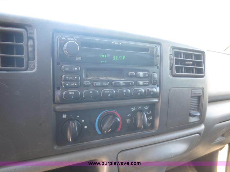 image for item I2223 2003 Ford F550 Super Duty XL flatbed truck