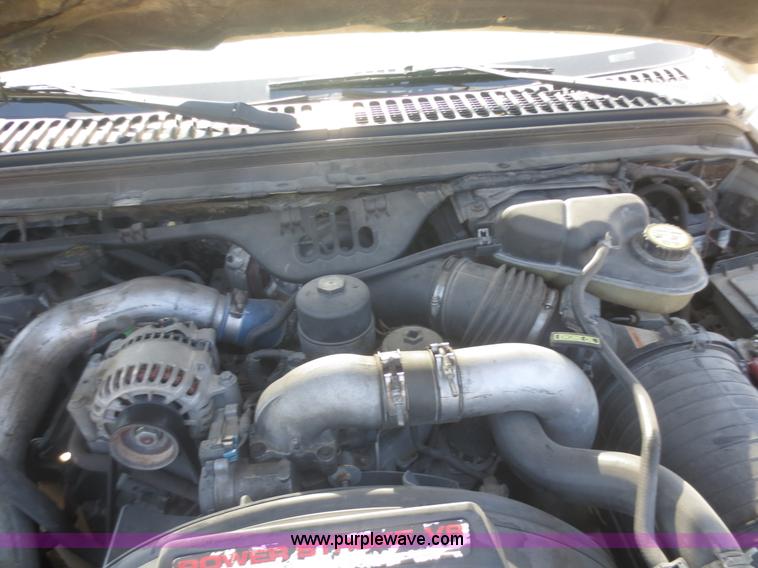 image for item I2223 2003 Ford F550 Super Duty XL flatbed truck