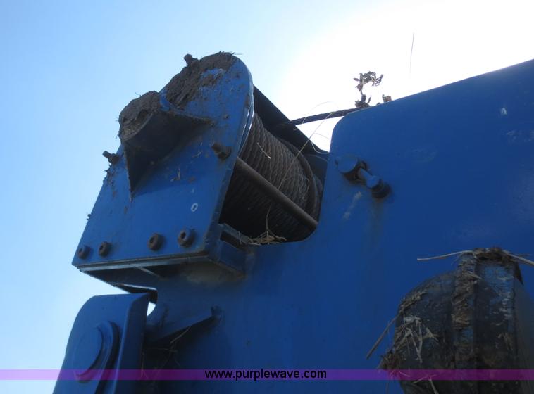 image for item I2225 National Crane 200 crane