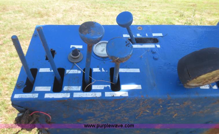 image for item I2225 National Crane 200 crane