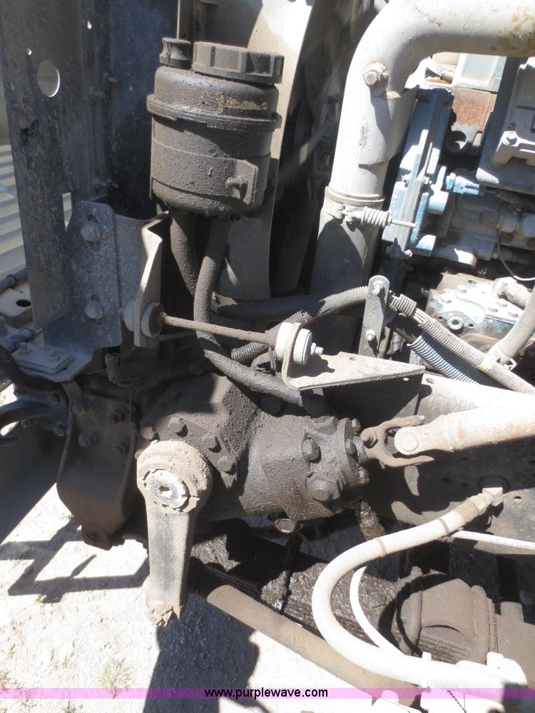 image for item I2226 1999 International 4700 refuse truck