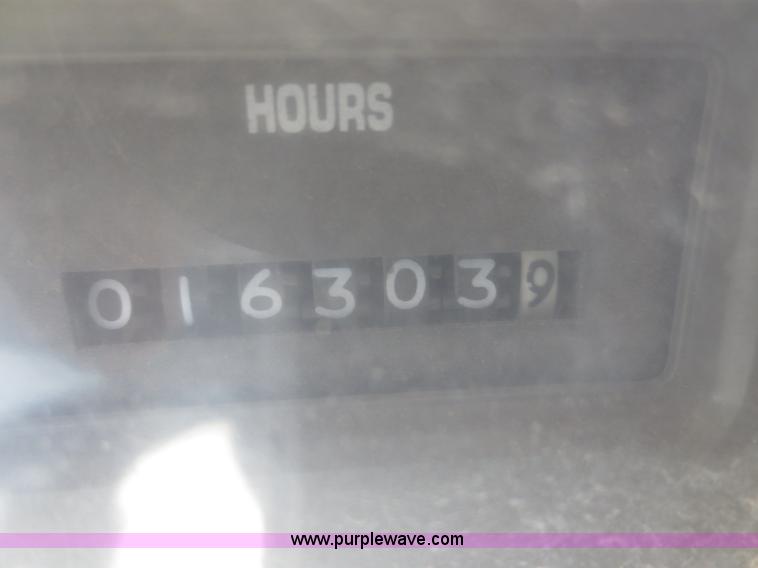 image for item I2226 1999 International 4700 refuse truck