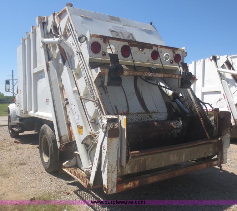 image for item I2227 1992 International 4900 refuse truck