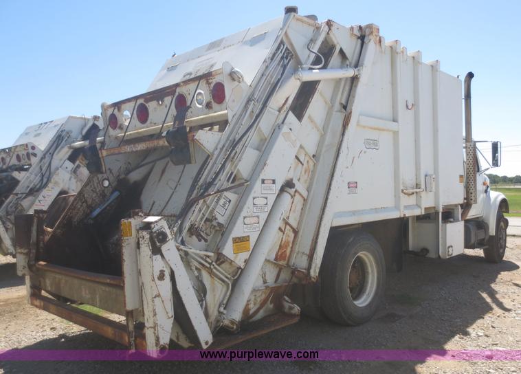 image for item I2227 1992 International 4900 refuse truck