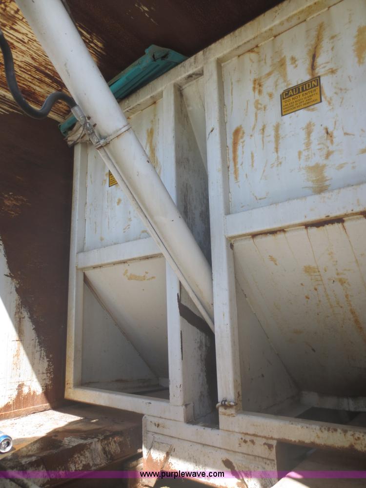 image for item I2227 1992 International 4900 refuse truck