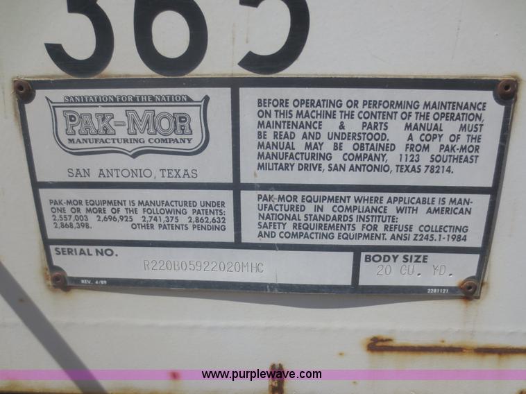 image for item I2227 1992 International 4900 refuse truck