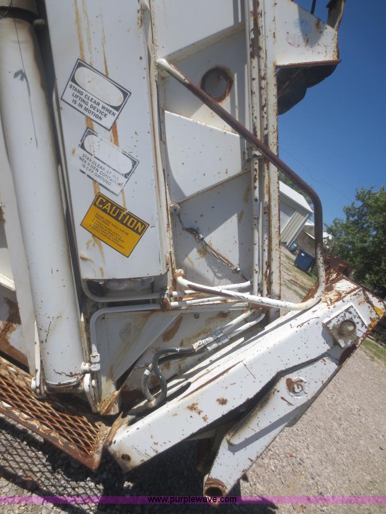 image for item I2227 1992 International 4900 refuse truck