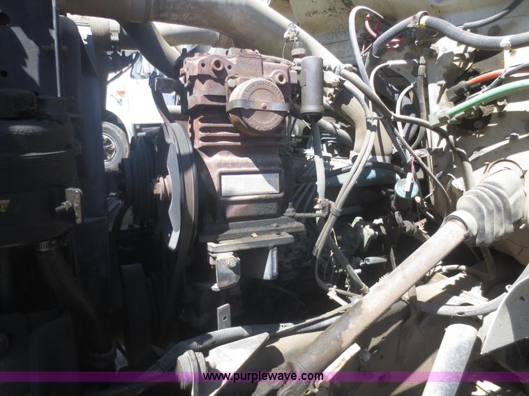 image for item I2227 1992 International 4900 refuse truck