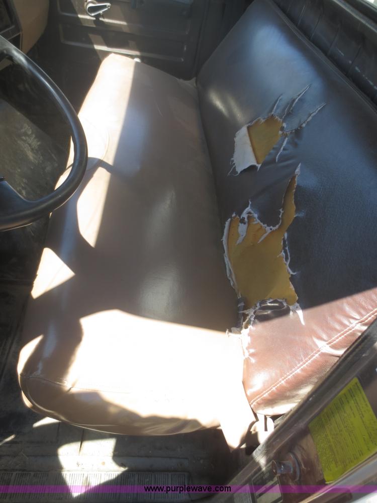 image for item I2227 1992 International 4900 refuse truck