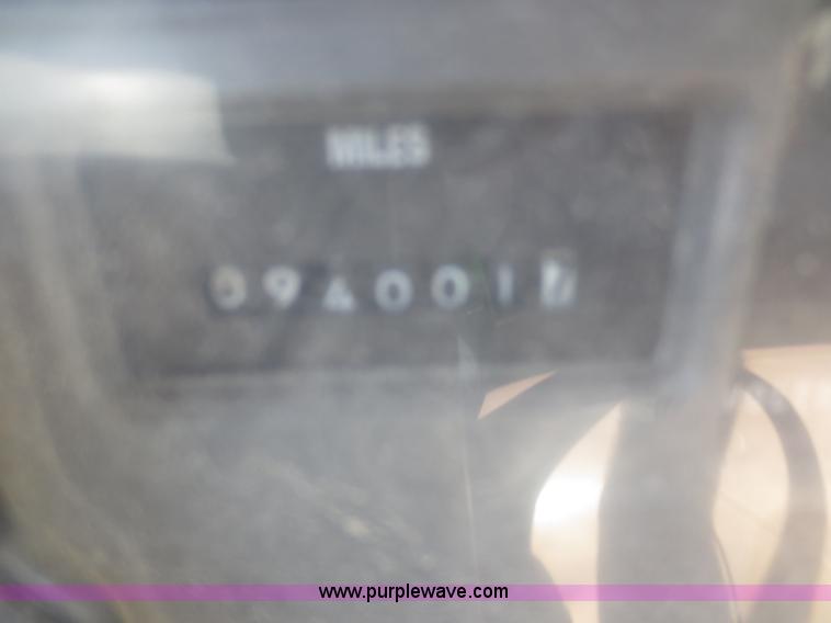 image for item I2227 1992 International 4900 refuse truck