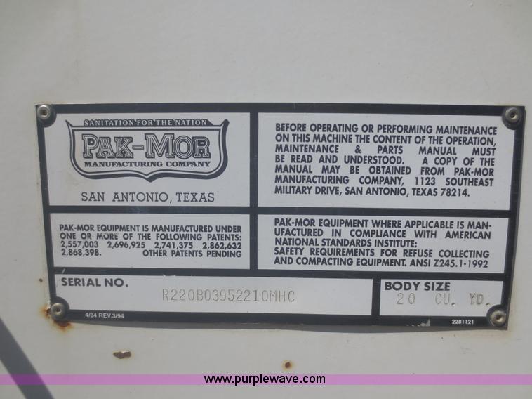 image for item I2229 1995 International 4900 refuse truck