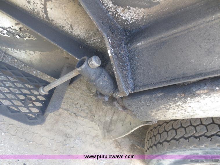 image for item I2229 1995 International 4900 refuse truck