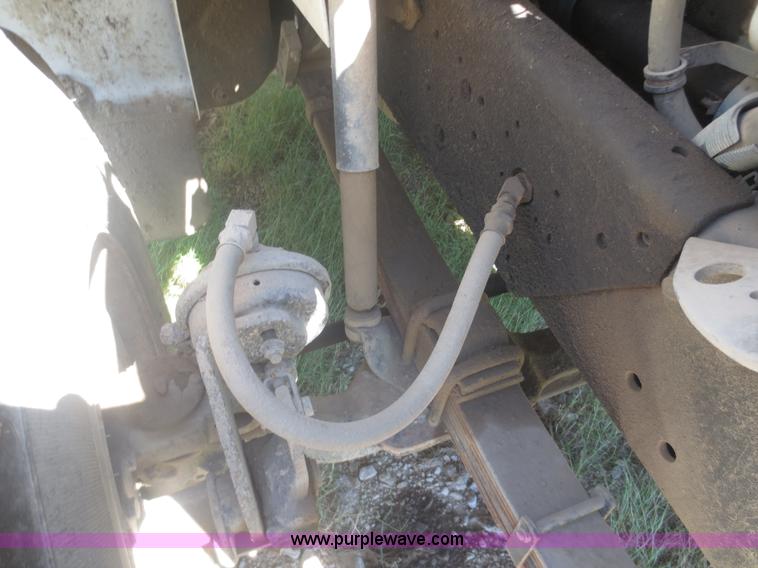 image for item I2229 1995 International 4900 refuse truck