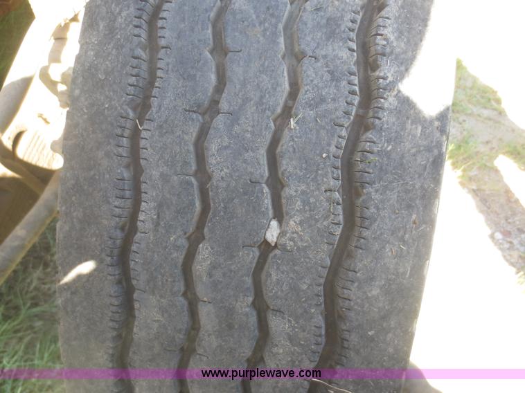 image for item I2229 1995 International 4900 refuse truck