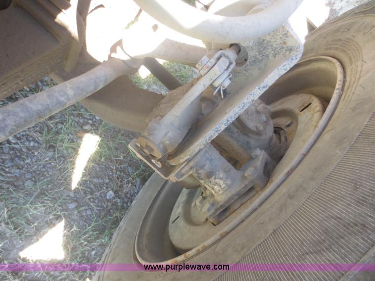 image for item I2229 1995 International 4900 refuse truck