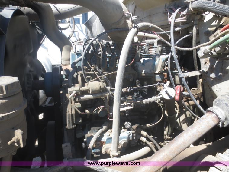 image for item I2229 1995 International 4900 refuse truck