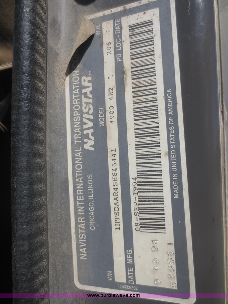 image for item I2229 1995 International 4900 refuse truck