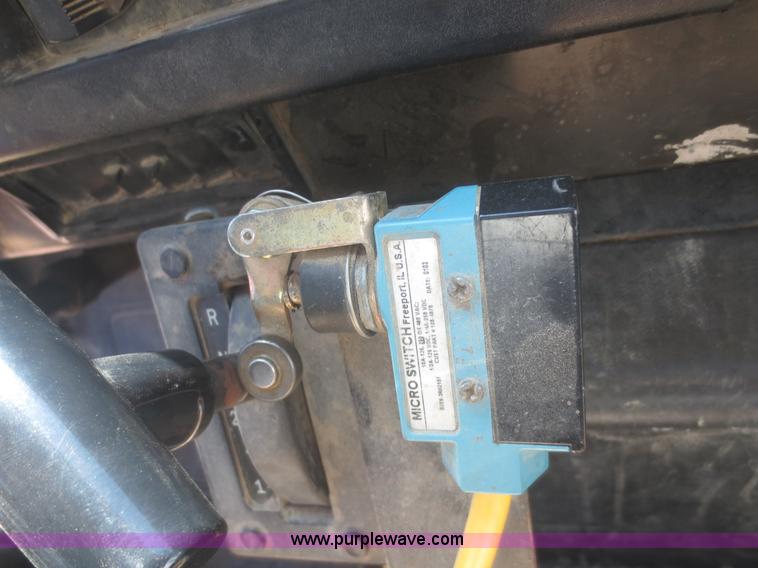 image for item I2229 1995 International 4900 refuse truck