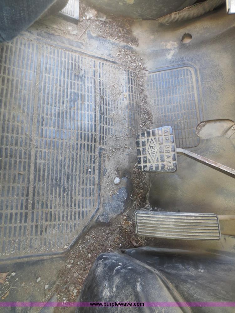 image for item I2229 1995 International 4900 refuse truck