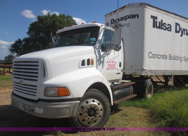 image for item I2230 2000 Sterling A9500 semi truck