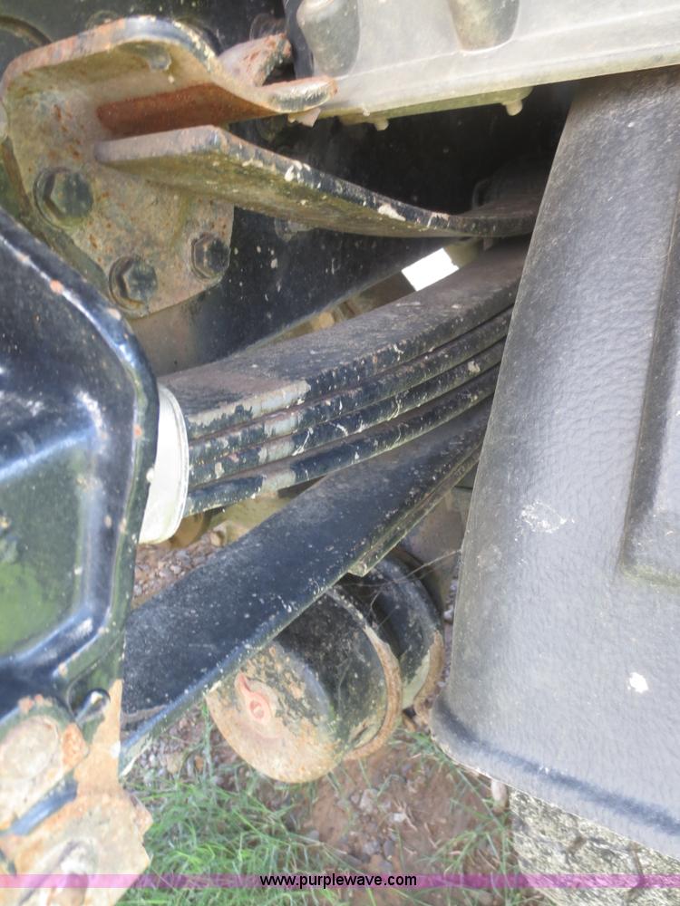 image for item I2230 2000 Sterling A9500 semi truck