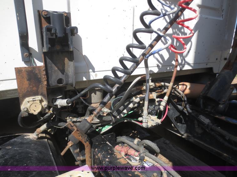 image for item I2230 2000 Sterling A9500 semi truck