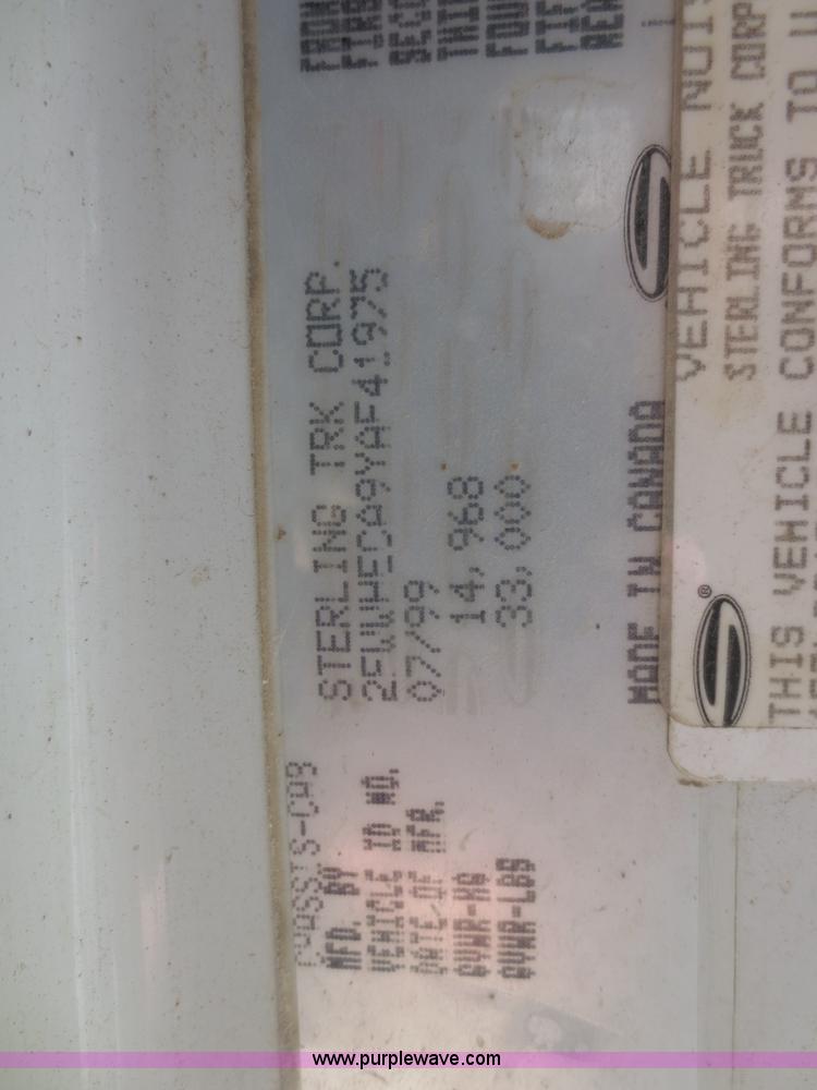 image for item I2230 2000 Sterling A9500 semi truck