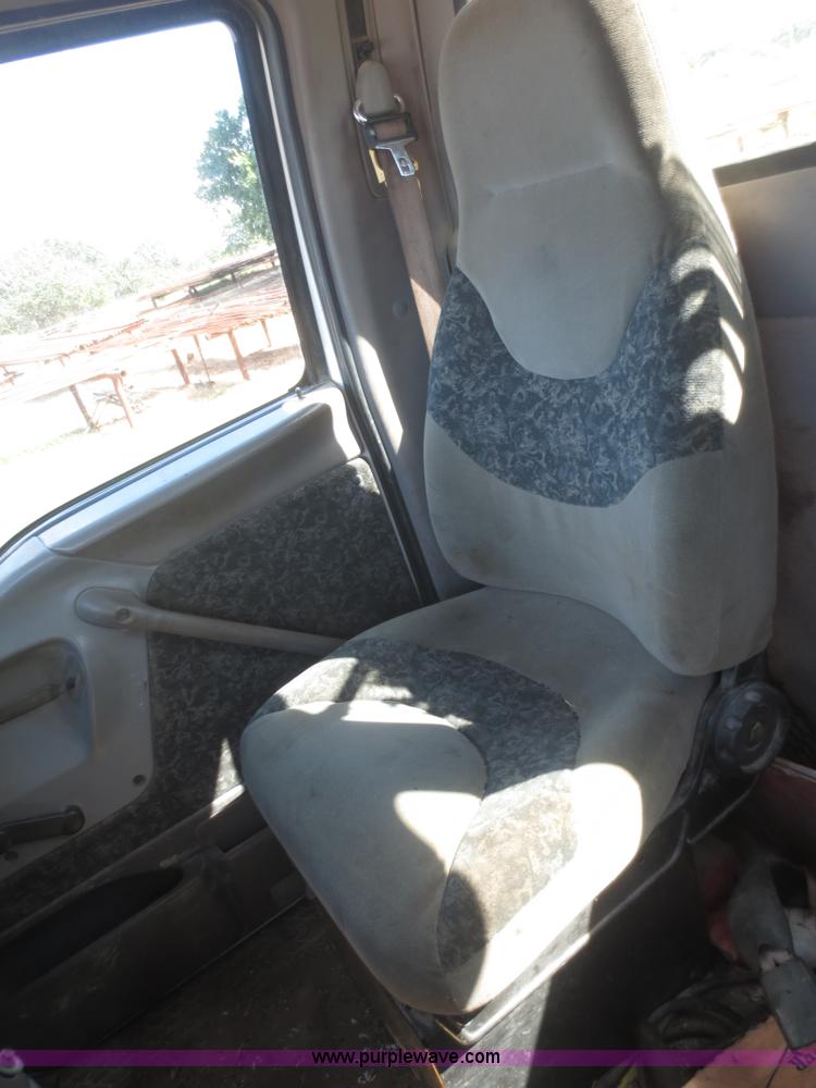 image for item I2230 2000 Sterling A9500 semi truck