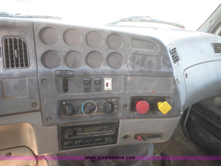 image for item I2230 2000 Sterling A9500 semi truck