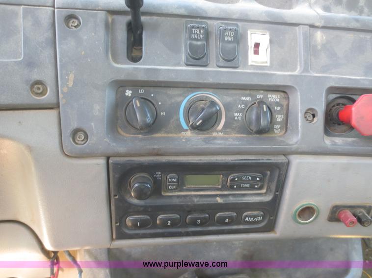 image for item I2230 2000 Sterling A9500 semi truck