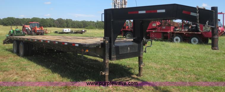 image for item I2231 2006 Fine Line FL831 gooseneck trailer