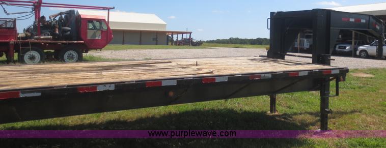 image for item I2231 2006 Fine Line FL831 gooseneck trailer