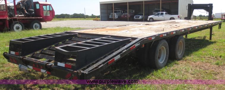 image for item I2231 2006 Fine Line FL831 gooseneck trailer