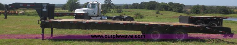 image for item I2231 2006 Fine Line FL831 gooseneck trailer