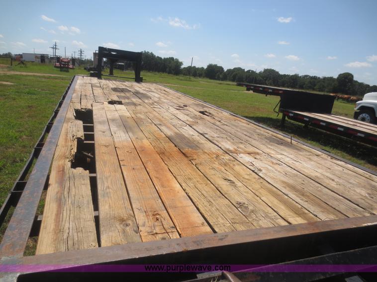 image for item I2231 2006 Fine Line FL831 gooseneck trailer