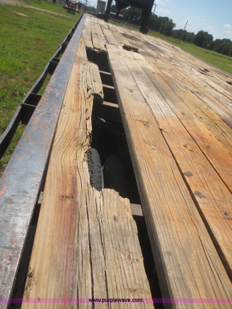 image for item I2231 2006 Fine Line FL831 gooseneck trailer